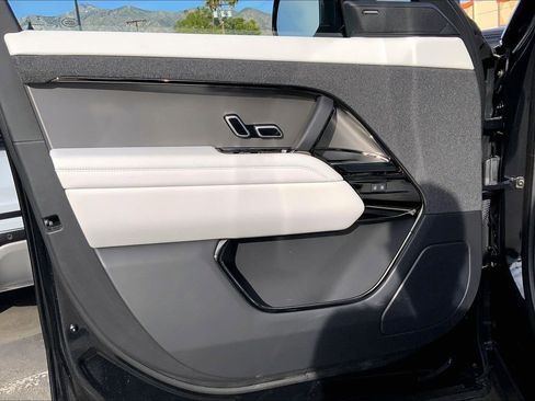 New 2026 Land Rover Range Rover Sport SE image 11