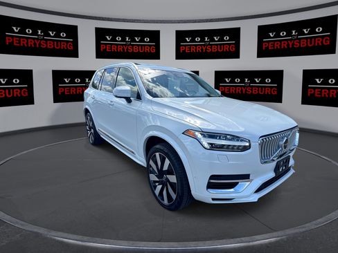 Used 2023 Volvo XC90 T8 Ultimate image 2
