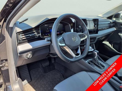 Used 2025 Volkswagen Jetta SE w/ Sunroof Package FWD image 10