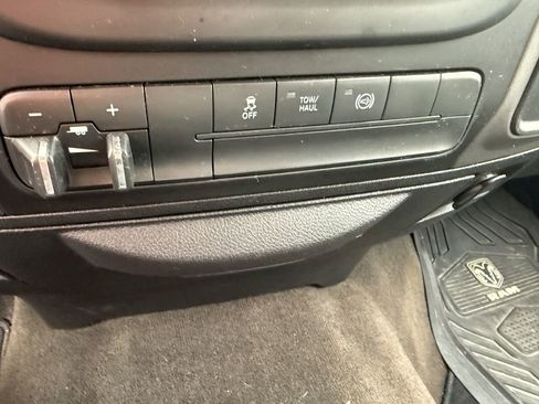 Used 2013 RAM 3500 ST w/ SXT Appearance Group image 39