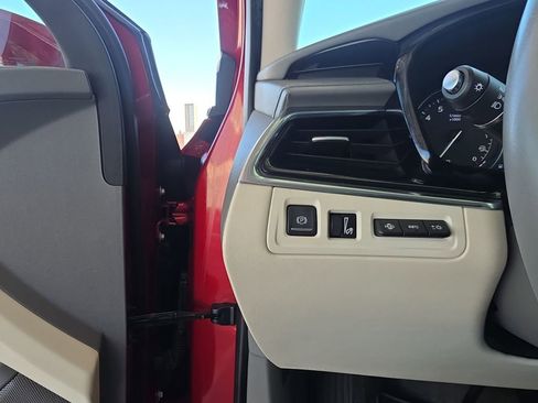 Used 2021 Cadillac XT6 Premium Luxury image 18