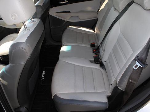 Used 2020 Kia Sorento SX image 15