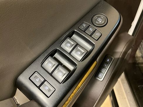 Used 2017 GMC Yukon Denali w/ Open Road Package AWD/4WD image 23