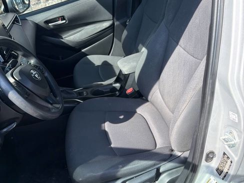 Used 2021 Toyota Corolla LE image 11