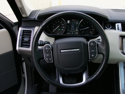 Used 2017 Land Rover Range Rover Sport HSE image 38