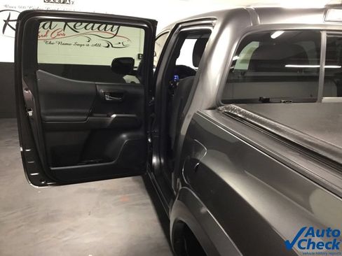 Used 2016 Toyota Tacoma TRD Sport w/ Towing Package AWD/4WD image 29