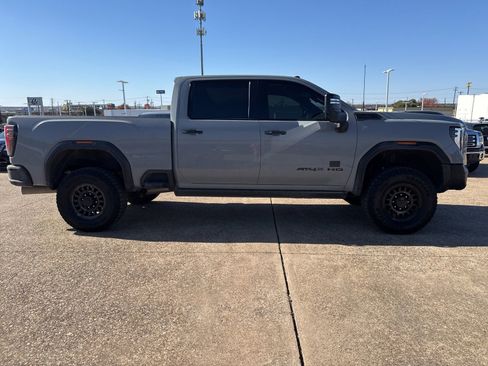 Used 2025 GMC Sierra 2500 AT4X w/ AT4X AEV Edition image 8