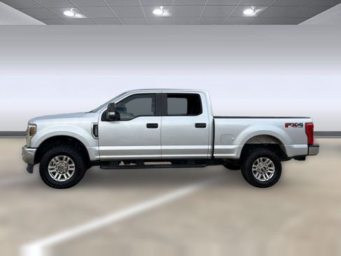 Used 2018 Ford F250 XL w/ STX Appearance Package AWD/4WD image 2