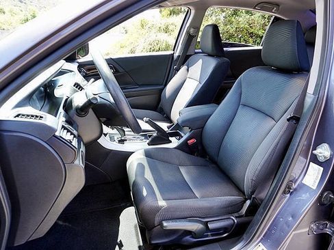 Used 2017 Honda Accord LX image 15