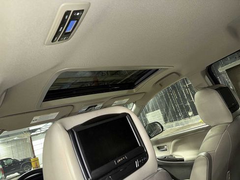 Used 2018 Toyota Sienna XLE w/ XLE Navigation Package image 25