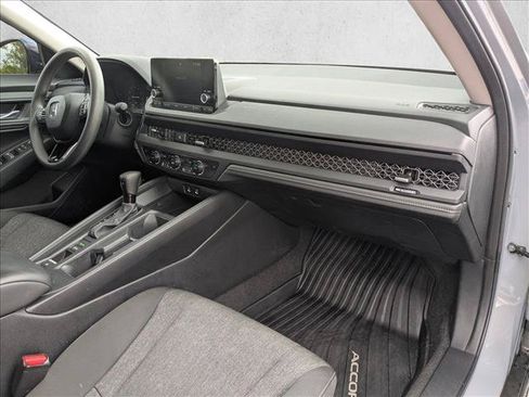 Used 2025 Honda Accord SE image 18