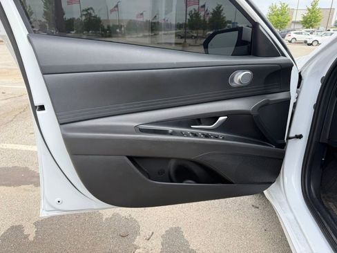 Used 2024 Hyundai Elantra SEL FWD image 10