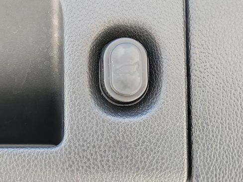 Used 2020 Chevrolet Suburban LT RWD image 13