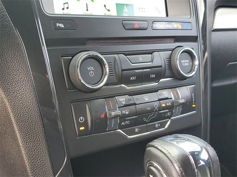 Used 2018 Ford Explorer XLT w/ Equipment Group 202A image 27