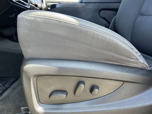 Used 2015 GMC Sierra 1500 SLE w/ SLE Value Package image 21