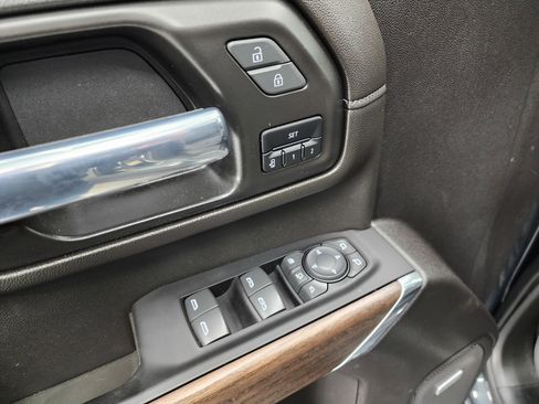 Used 2023 GMC Sierra 3500 Denali w/ Denali Ultimate Package image 44