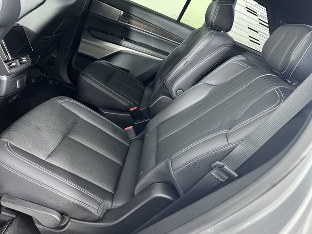 Used 2026 Cadillac Vistiq Sport w/ LPO, Floor Liner Package AWD/4WD image 25