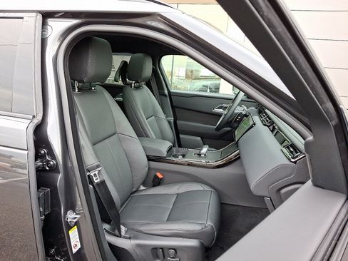 New 2026 Land Rover Range Rover Velar Dynamic SE image 4