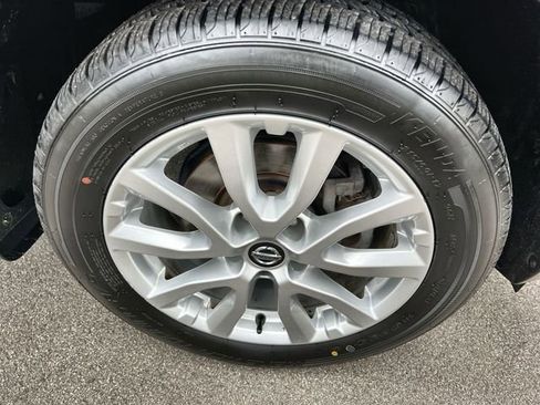 Used 2020 Nissan Rogue Sport SV image 10