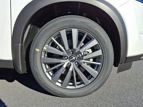 New 2025 Nissan Pathfinder SL w/ SL Premium Package image 4