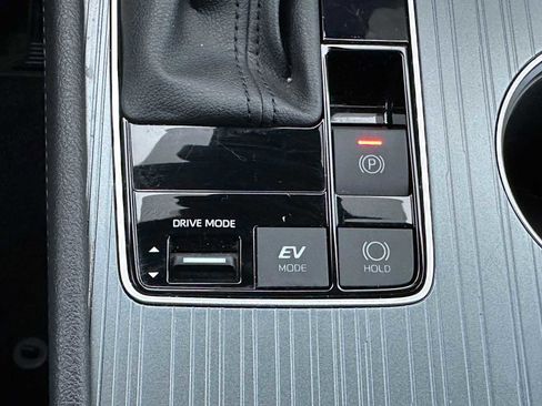 Used 2023 Toyota Sienna XSE image 31