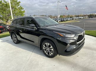 Certified 2024 Toyota Highlander XLE video 2