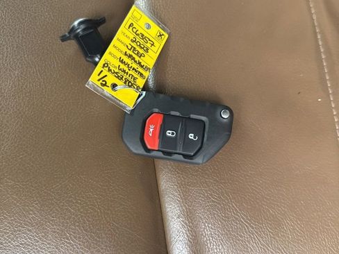 Used 2023 Jeep Wrangler Unlimited Sahara w/ Safety Group AWD/4WD image 41