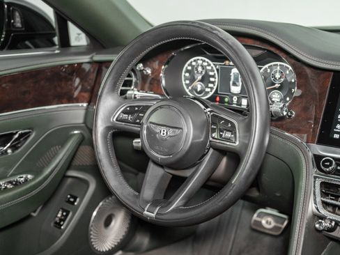 Certified 2022 Bentley Flying Spur V8 image 31