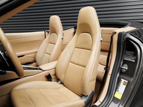 Certified 2013 Porsche 911 Carrera 4S image 5