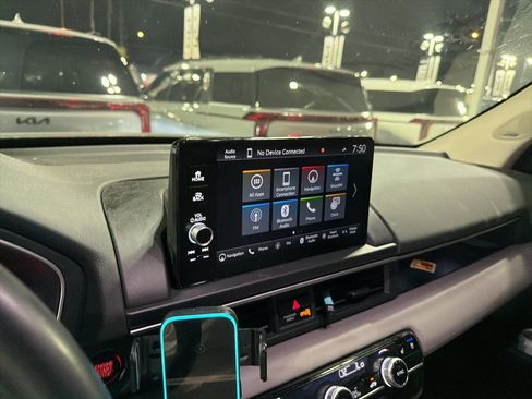 Used 2025 Honda Pilot Elite image 10