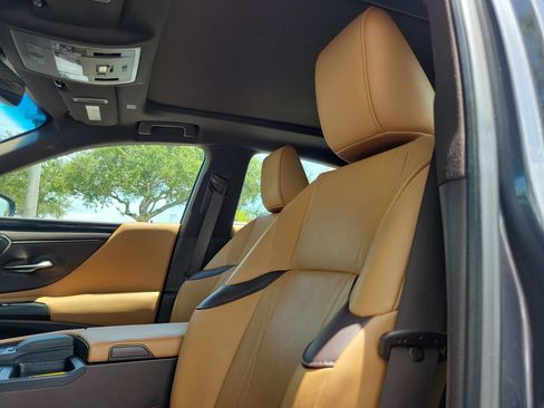 Used 2021 Lexus ES 350 Ultra Luxury FWD image 31