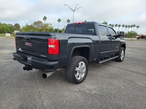 Used 2017 GMC Sierra 2500 Denali w/ Duramax Plus Package image 5