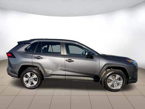 Used 2023 Toyota RAV4 LE image 8
