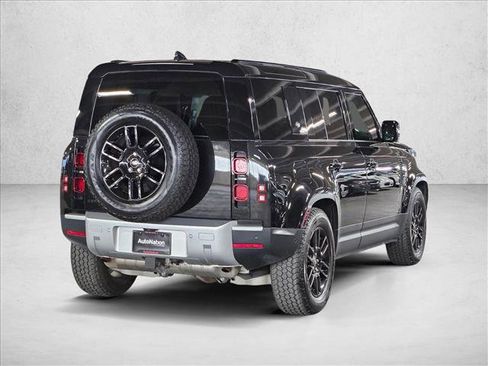 Used 2024 Land Rover Defender 110 S image 5