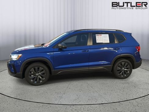Used 2023 Volkswagen Taos S FWD image 3