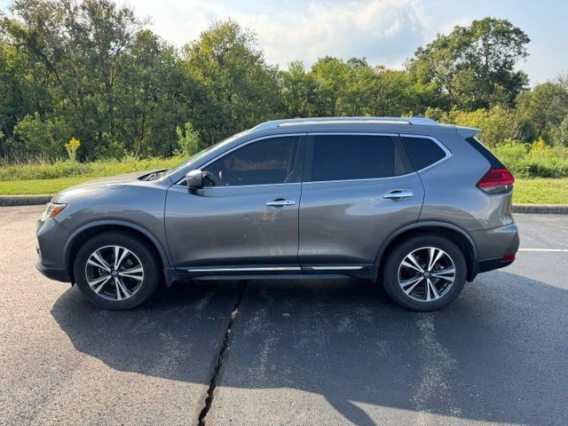 Used 2017 Nissan Rogue SL w/ SL Premium Package FWD image 6