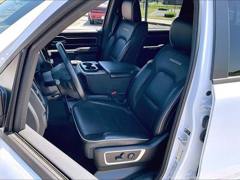 Used 2023 RAM 1500 Laramie AWD/4WD image 18