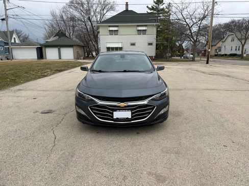 Used 2021 Chevrolet Malibu LT image 2
