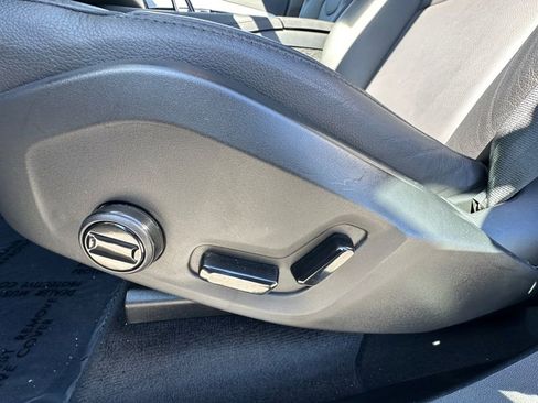 Used 2025 Volvo XC90 B5 Core image 10