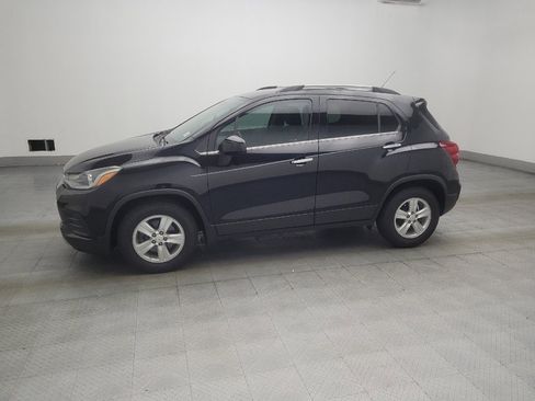 Used 2019 Chevrolet Trax LT w/ LT Convenience Package FWD image 2