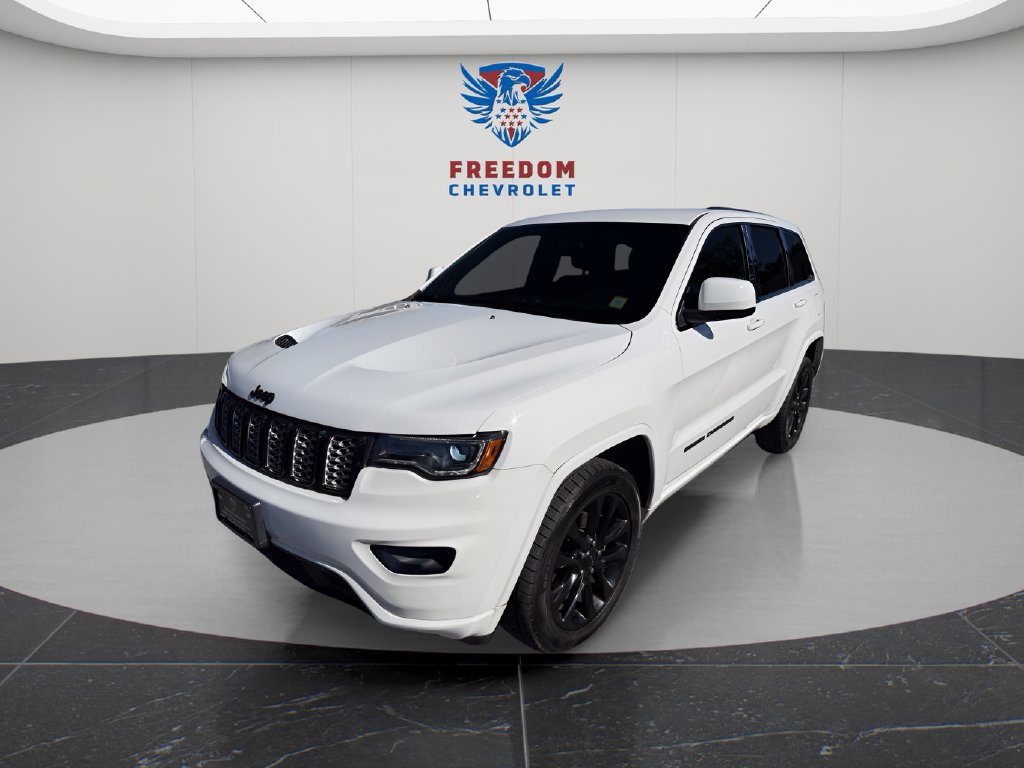 Used 2017 Jeep Grand Cherokee Altitude AWD/4WD image 1