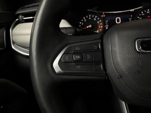 Used 2025 Jeep Compass Limited AWD/4WD image 36