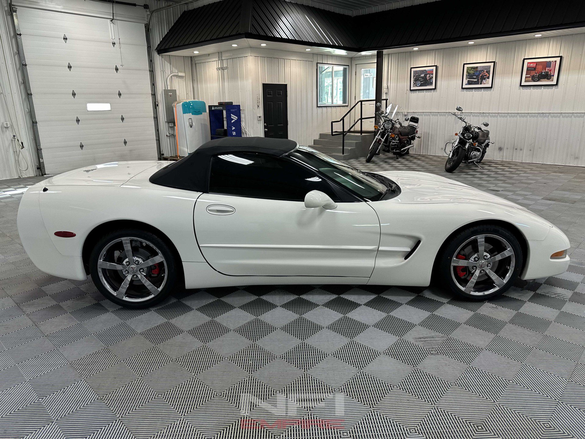 Used 2003 Chevrolet Corvette Convertible w/ Preferred Equipment Group1 RWD image 13