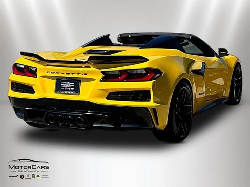 Used 2025 Chevrolet Corvette Z06 w/ Stealth Interior Trim Package RWD image 11