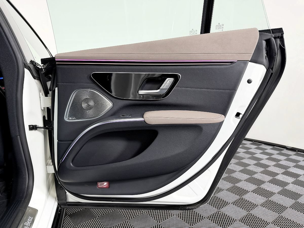 Used 2022 Mercedes-Benz EQS 580 4MATIC Sedan image 42