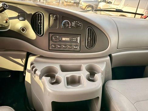 Used 2000 Ford E-350 and Econoline 350 Van image 13