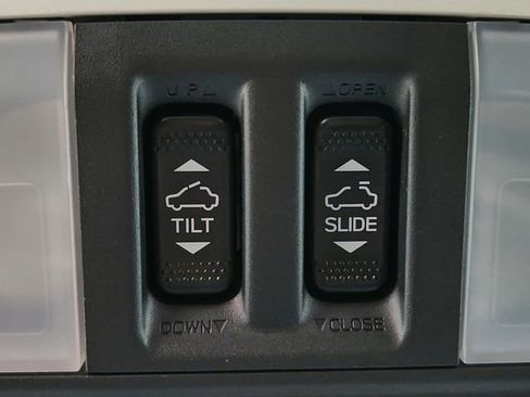 Used 2017 Subaru Impreza 2.0i Limited w/ Moonroof/BSD & Rcta/Eyesight AWD/4WD image 17