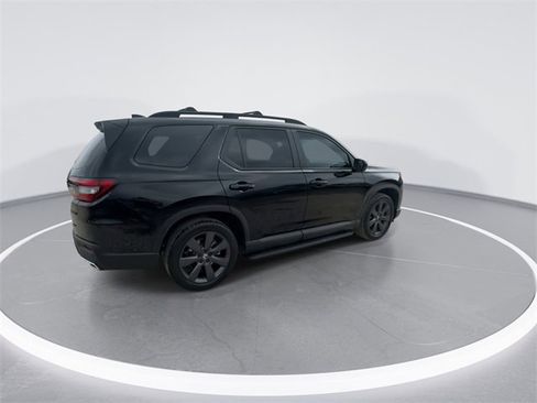 Used 2023 Honda Pilot Sport image 11