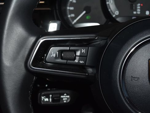 Certified 2026 Porsche Macan AWD/4WD image 10