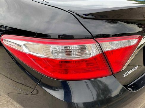 Used 2017 Toyota Camry XSE image 28